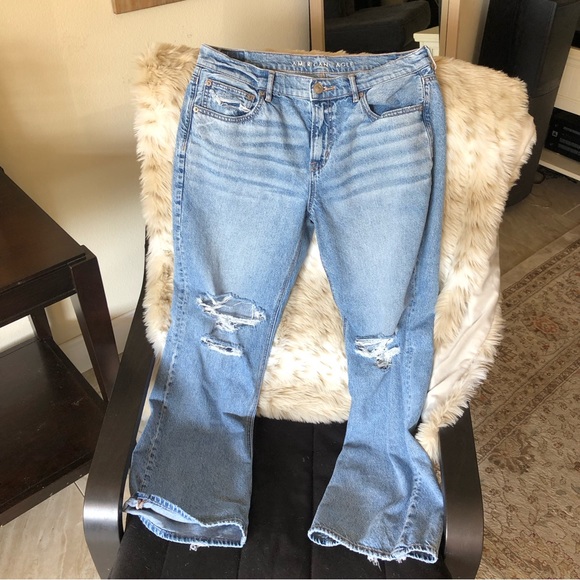American Eagle Outfitters Denim - American eagle low rise 90’s bootcut distressed knee jeans light wash 14 reg